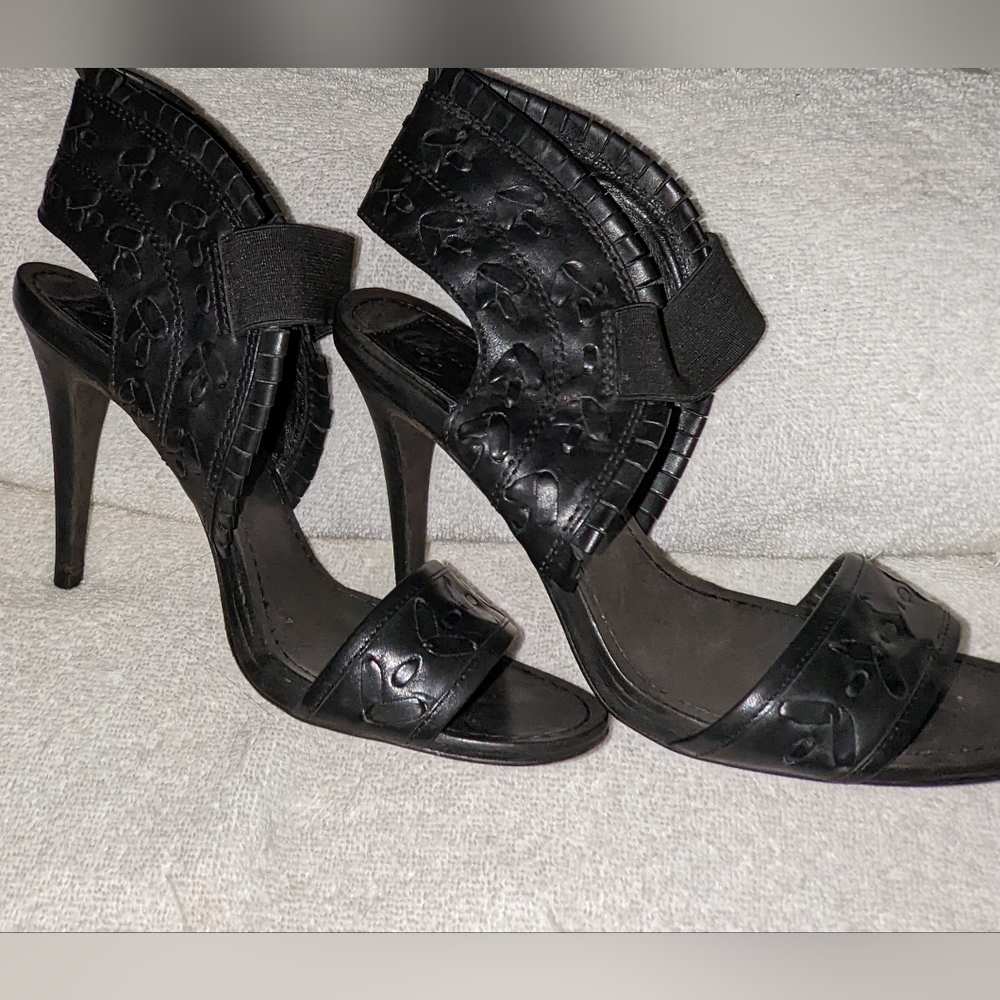 Tory Burch Cheryl black leather woven heels sandals. Size 9